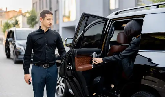Chauffeured Limo, taxi and car Service in Kalamazoo