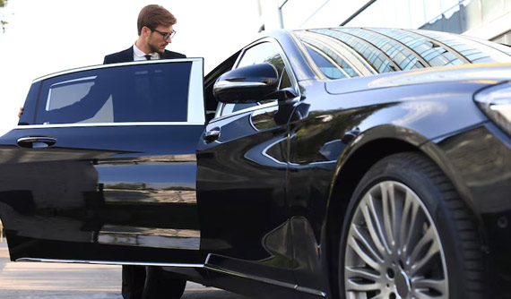 Corporate Limo, Taxi and Car Services in Lansing