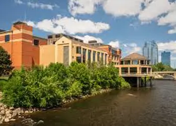 Grand Rapids Public Museum Limo, Taxi and Car Service in Grand Rapids